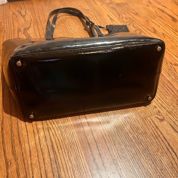 Kate Spade Lily Ave Carrigan Black Patent Leather Scallop Large Tote - Picture 5 of 9